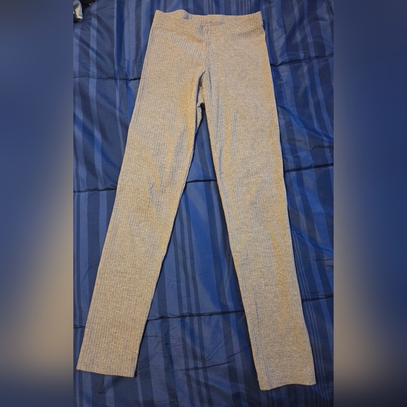 Set of 3 Old Navy Leggings - Floral, Gray, Plaid- Girls Size 8 - Picture 5 of 11